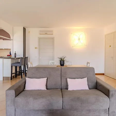 Di Lalla By Interhome Apartamento Lierna